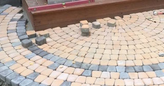 Укладка плитки на крыльцо в Тайшете по цене от 831 руб. за м² | ТротуарнаяПлитка