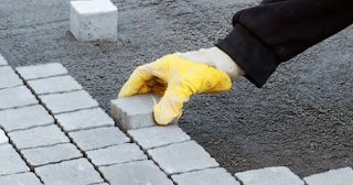 Укладка тротуарной плитки 50 на 50 в Тайшете в октябре