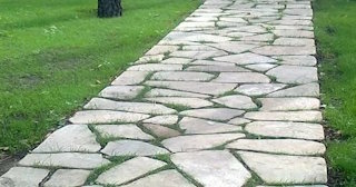 Профессиональная укладка камня на дорожки в Тайшете в октябре