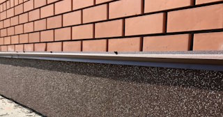 Облицовка цоколя керамогранитом в Тайшете в октябре