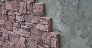 Качественная отделка цоколя фундамента снаружи в Тайшете в октябре